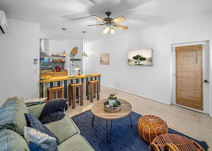 Beachside Bliss 1 Miles To The Beach With Heated Pool