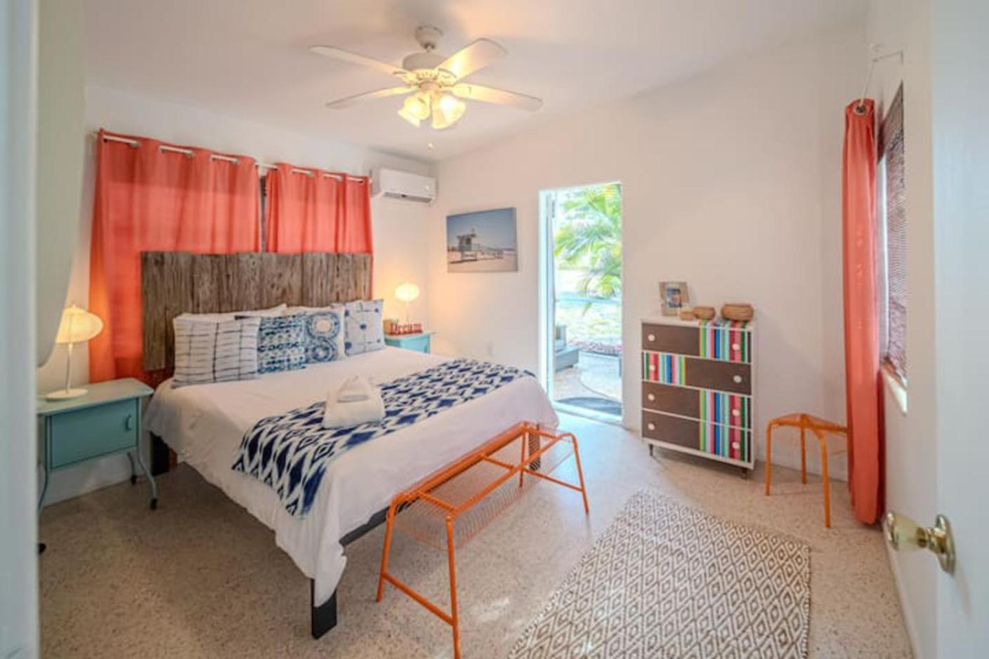 Apartment Beachside Bliss 1 Miles To The With Heated Pool Sarasota